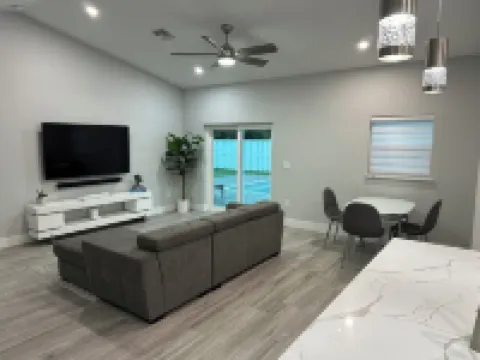 Modern 4Br Pool Home in Prime North Fort Myers Area- Fast WiFi & Private Yard.