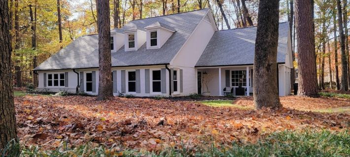 Spacious 5 Bedroom, Pure Inviting Luxury Getaway with Separated Family Spaces Hotels in Wake County