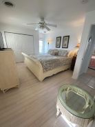 Beachfront 2nd Fl Retreat - PET FRIENDLY -with FABULOUS OCEAN VEIWS