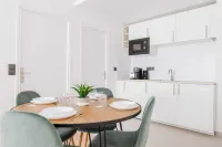 Serene Apartment 6P 2Br - Puteaux la Défense Hotel a Puteaux