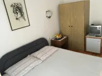 Comfortable Budva Rooms With Easy Access to Sveti Stefan Hotels in 