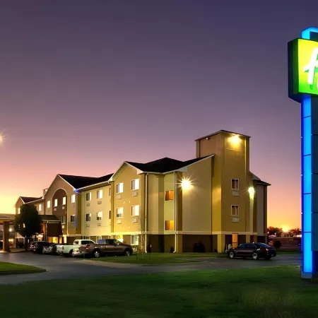 Holiday Inn Express & Suites CANYON by IHG