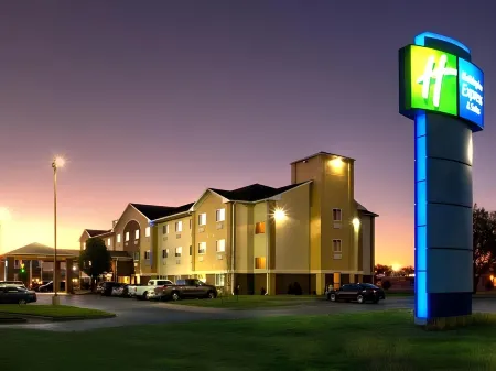 Holiday Inn Express & Suites Canyon