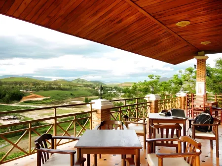 Vansana Plain of Jars Hotel Отели рядом с достопримечательностью «Долина Кувшинов»