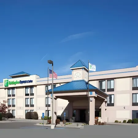 Holiday Inn Express & Suites Colby by IHG