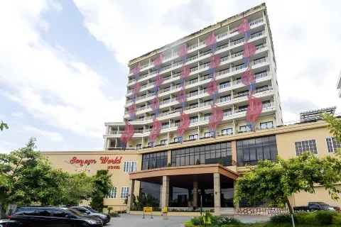 Senyum World Hotel