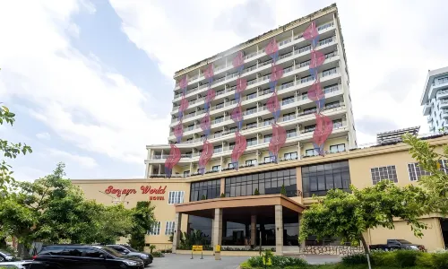 Senyum World Hotel