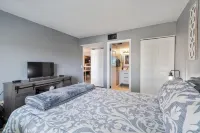 Beachfront Retreat – Stylish Upgrades, Pools & Steps to Private Ocean Access St. 존스 카운티 오션 피어 & 코츠 공원 주변 호텔