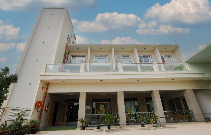 Hotel Mukut Mani