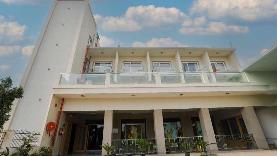 Hotel Mukut Mani