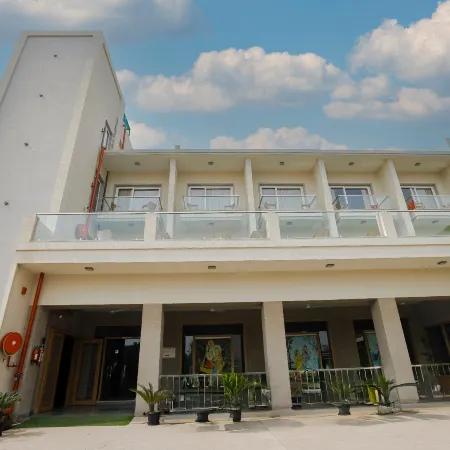 Hotel Mukut Mani
