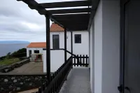 Sara Village - One Bedroom Apartment with Sea View for 4 People Hotels in S.Roque do Pico