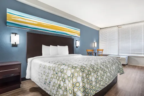HomeTowne Studios by Red Roof Montgomery - Midtown - Wifi