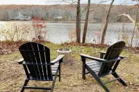 Cozy Lakefront Tiny House