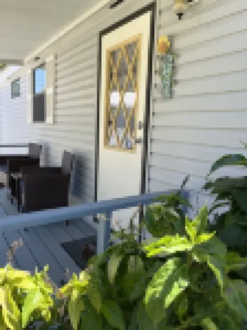 NEW! ZEN! RELAX! KAYAKS, FISHING POLES, DOCK! NEAR BIKE TRAIL, SPRINGS, & BEACH!