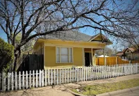 Cozy 3/2 Fort Worth Historic Home- off Magnolia Ave. Pet Friendly. Near Downtown