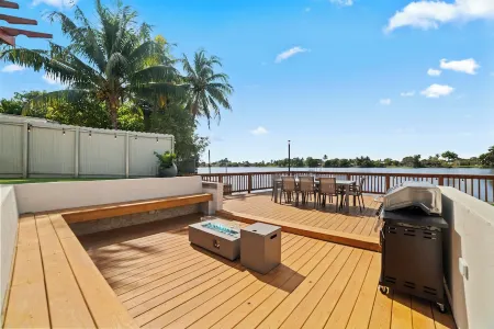 Luxury 8Br Home w/ Pool, Spa & Game Room Fun