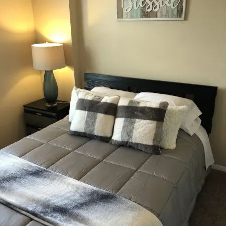 Clearwater Rustic Beach Condo 2 B|R fits 4 to 6 PPL