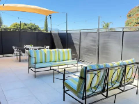 Ajijic Modern 1 King Bedroom Unit-Best Summer Rates -Bikes-Gym-Pickleball Court Hotels in Chapala