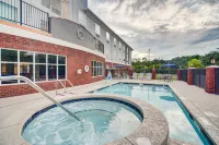 Holiday Inn Express & Suites FOLEY - N GULF SHORES by IHG - Hot Tub