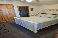 Semi-Oceanfrnt Sea View/ Pool/ Hot Tub/ Beds Made/2 Min Walk to Bch Access