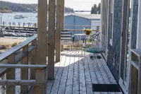 Seabreeze on the Harbor 1 - Stunning Island Retreat perched on Stonington Harbor Hotels in Stonington