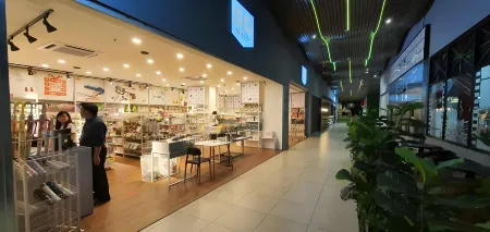 Kozi Square New Sgh Cozy Home LV7B Отели рядом с достопримечательностью «New Sarawak State Legislative Assembly Bldg»