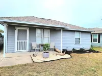 PRIME LOCATION IMMACULATE COZY GETAWAY MINUTES FROM BEACH &DOWNTOWN Hotels near Gulfstream Condominiums