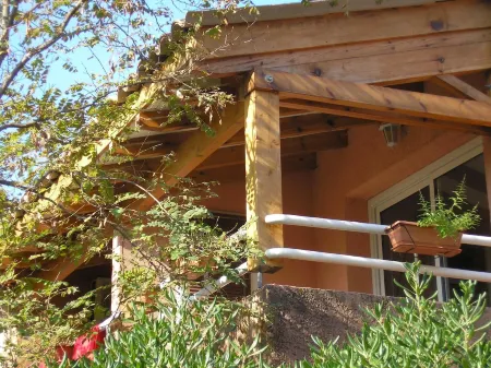 HOLIDAY 'THE WATERFRONT'