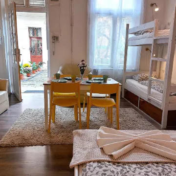 GoodMo Budapest Smart Rooms
