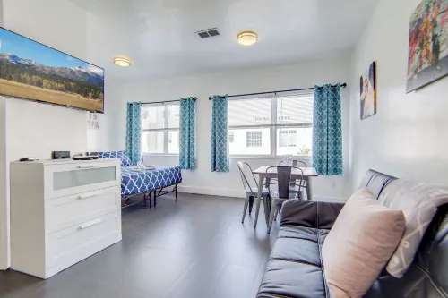 Chic Large Studio Apt Near Ocean Drive South Beach - Holiday Apartments