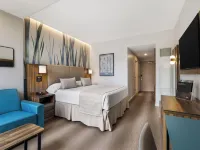 Riu Plaza Chicago Hotels near Gold Coast