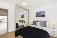 Merrick House Apartments - balcony