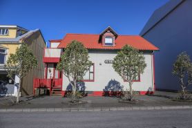 Lava Guesthouse