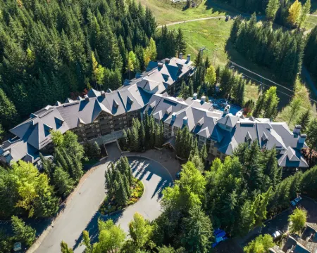 Blackcomb Springs Suites by Clique โรงแรมในวิสต์เลอร์