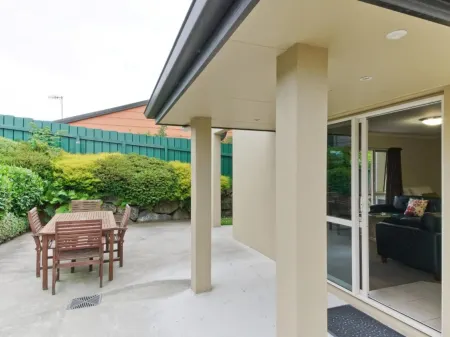 Asure Avenue Motor Lodge