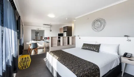 Burnie Central Townhouse Hotel