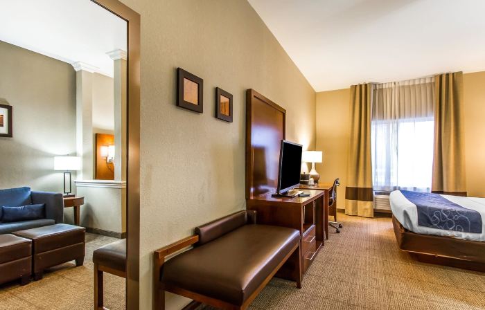 Comfort Suites Mattoon East