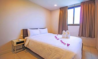 Laguna Bay 2 by Psr Asia