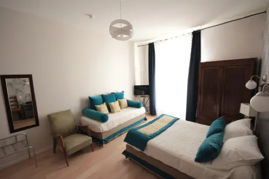 Hôtel des Arts, Artisanal et Indépendant