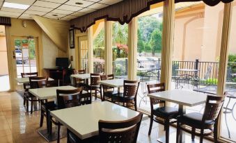 Howard Johnson by Wyndham Athens