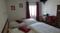 Hôtel les Deux Porches - 2 ดาว