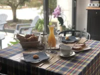 AU Logis de Bellefois - Chambres d'hôtes Hotels in Vouille