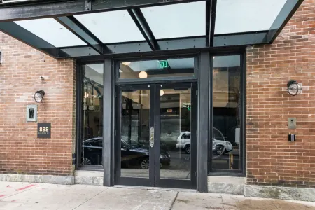 888 Baronne Отели рядом с достопримечательностью «Лонг Вью Хаус энд Гарденс»