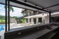 Hotel Green Hotels in Jaco