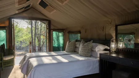 Mashatu Tent Camp - Mashatu Game Reserve Отели в г. Bobonong