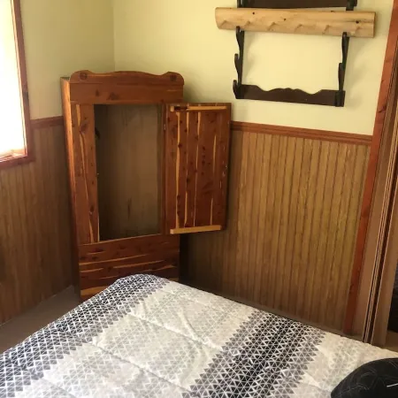 Cabin close to trails. Excellent location.