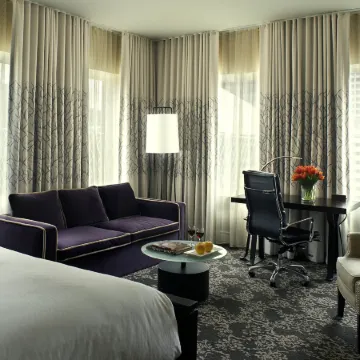 Kimpton HOTEL VINTAGE SEATTLE by IHG Отели рядом с достопримечательностью «Небоскреб "Смит Тауэр"»