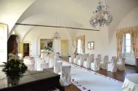 Castello Rosso Hotels in Saluzzo