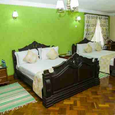 La Belle Villa Rooms